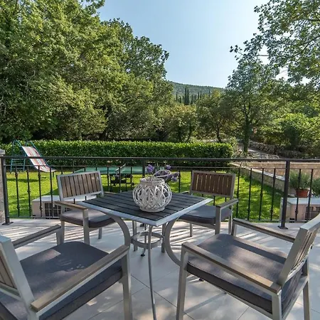 Charming Poolside In Gruda