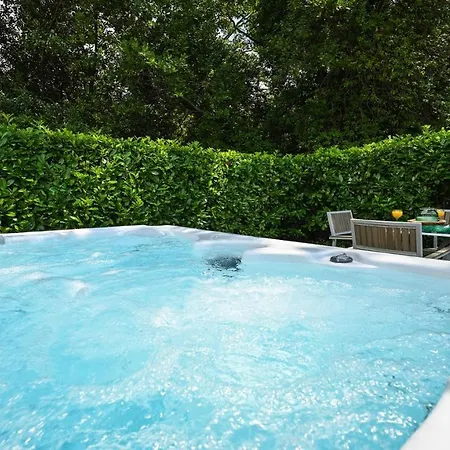 Villa Charming Poolside In Gruda
