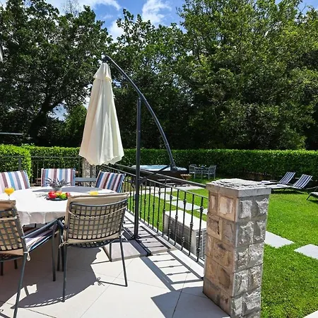 Charming Poolside In Villa